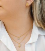 نیم‌ست گردنبند و گوشواره طرح موسیقی و پروانه-طلایی رنگ ثابت - تصویر 2